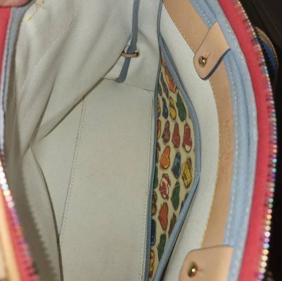 Like New Dooney & Bourke Crayon Hearts Canvas Coated Leather Shoulder Bag - Picture 3 of 12